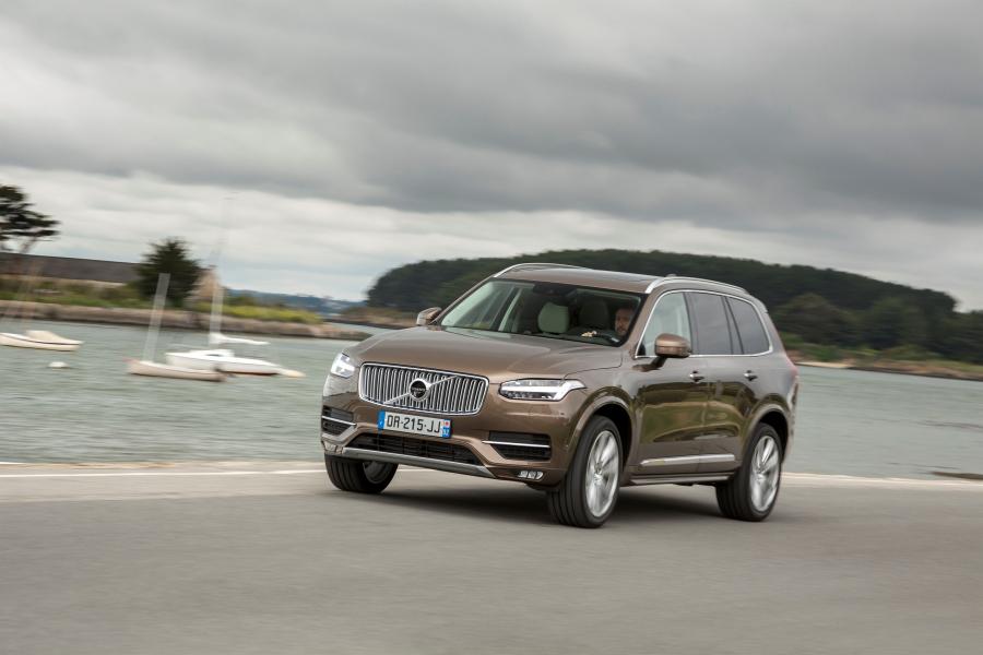  Volvo XC90 D5 Inscription 2015 года  (фото 15 из 30)